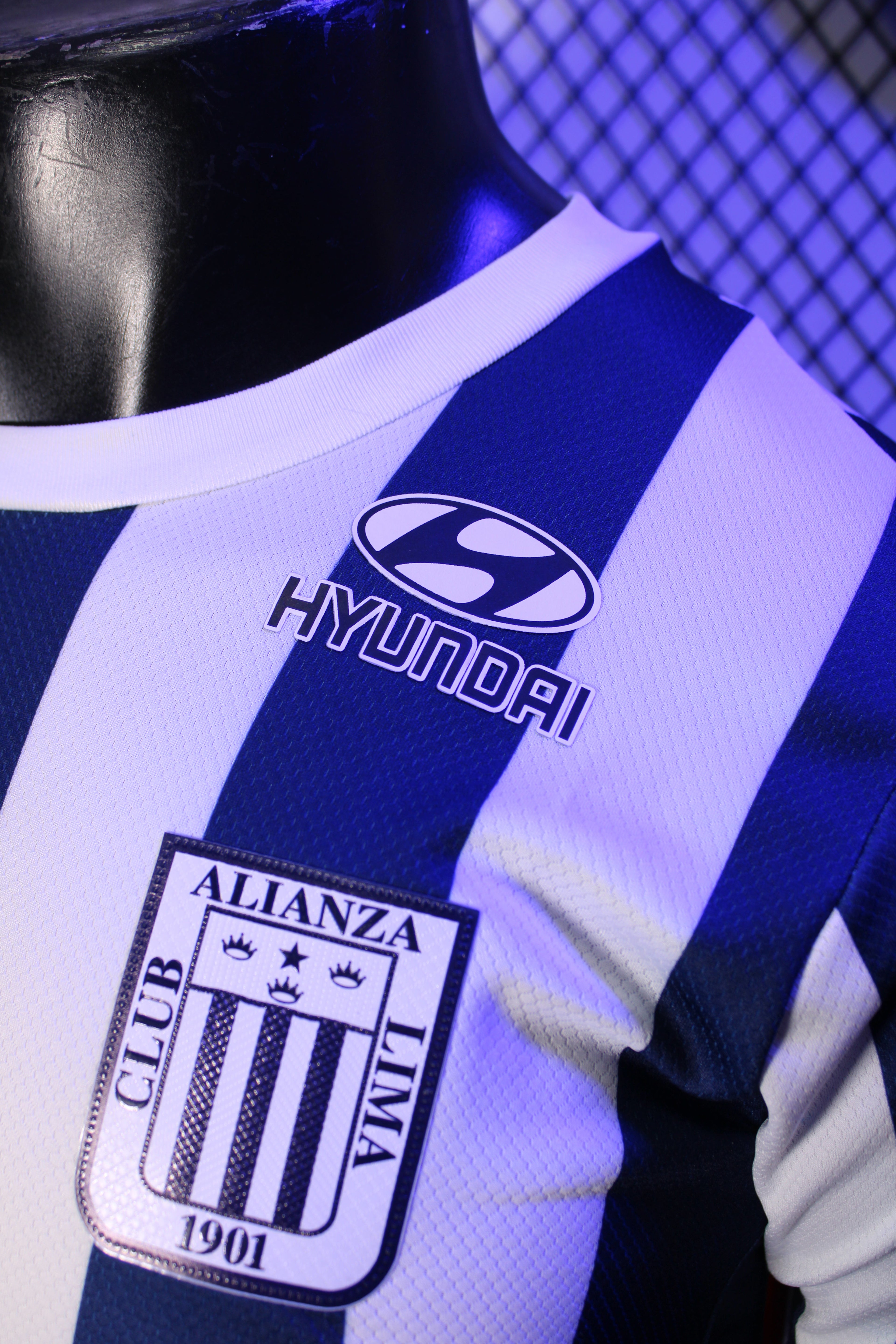 Camiseta oficial 2025 de Alianza Lima con Sponsor