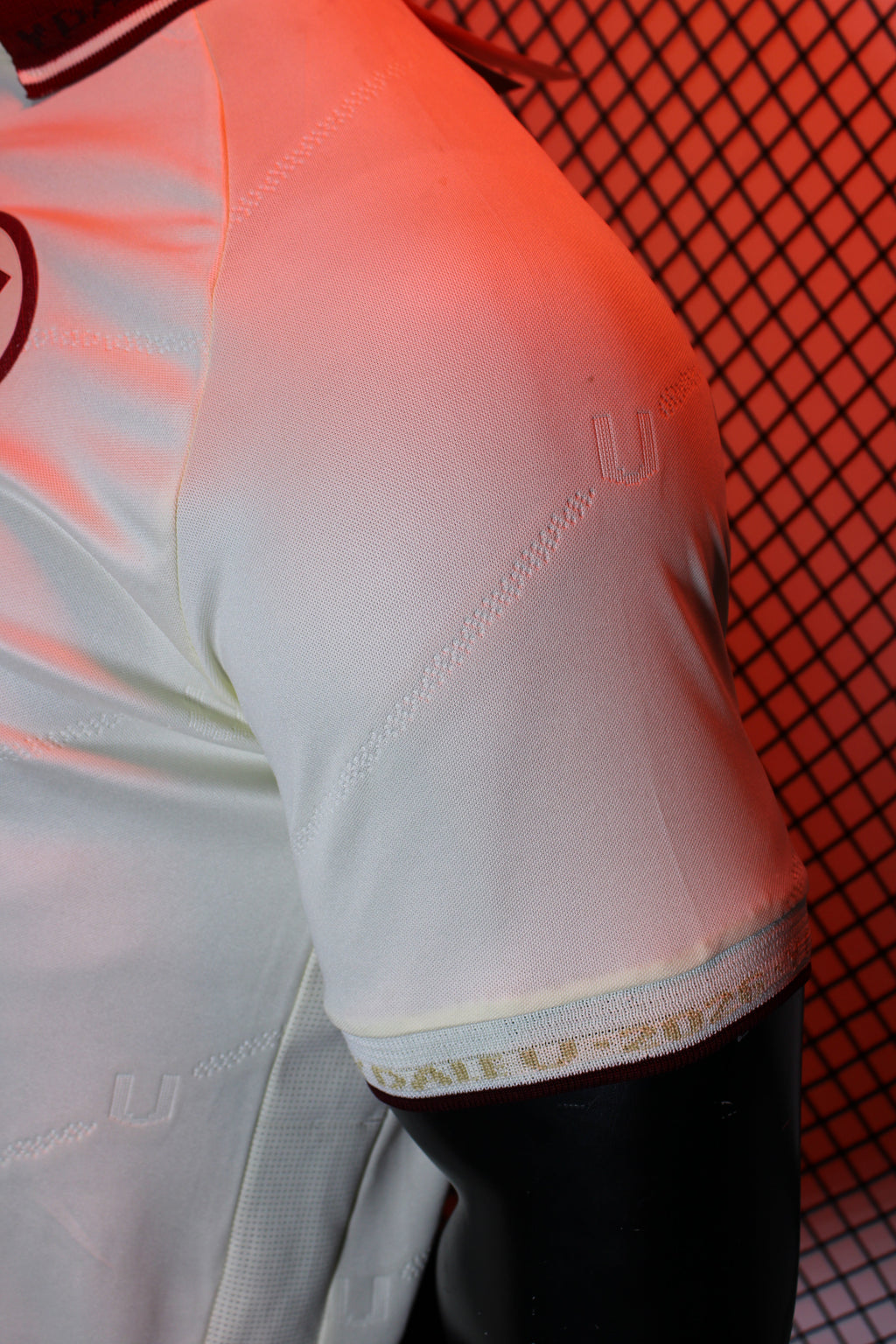 Camiseta oficial 2026 sin sponsor Universitario de deportes