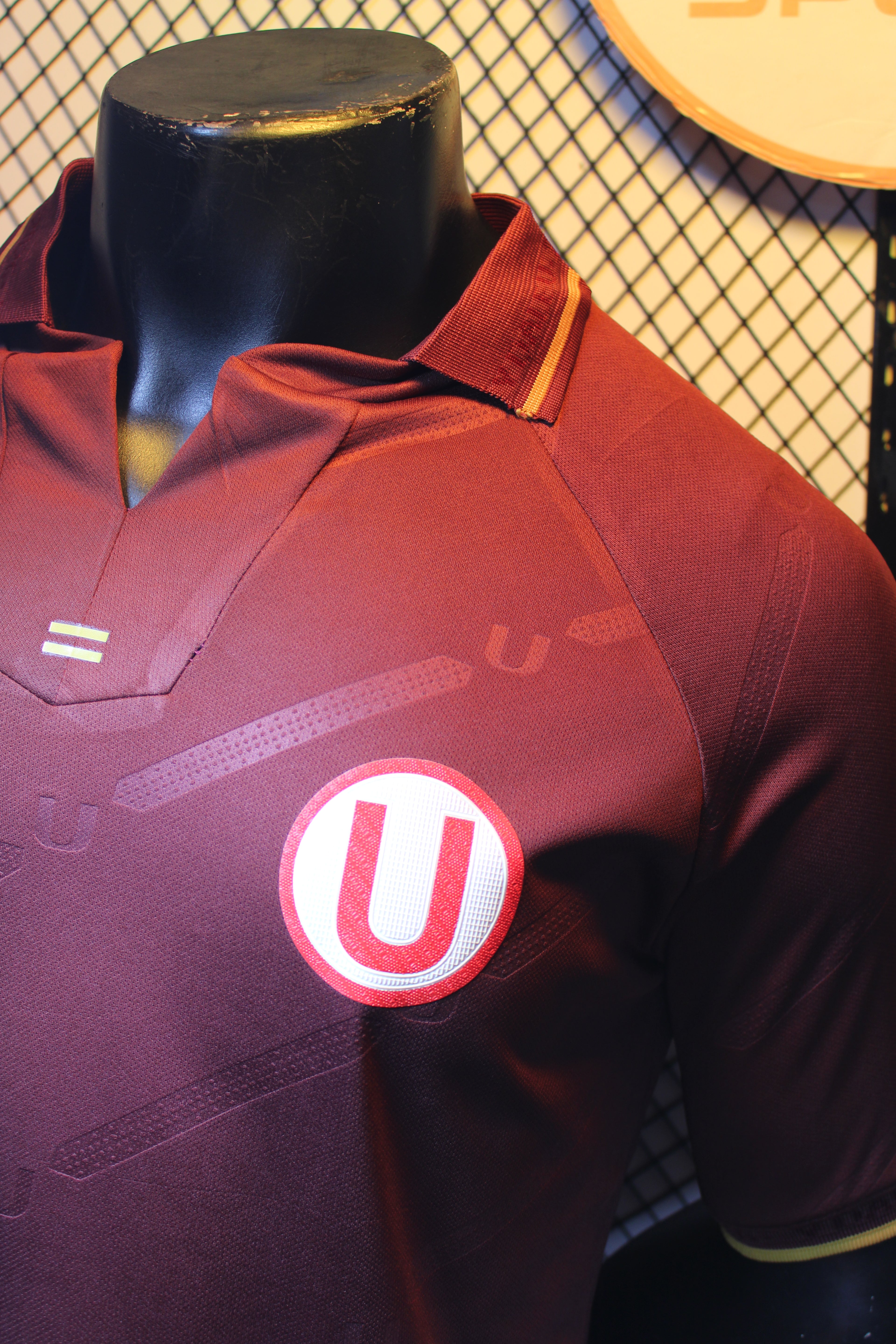 Camiseta alterna 2026 Universitario de deportes